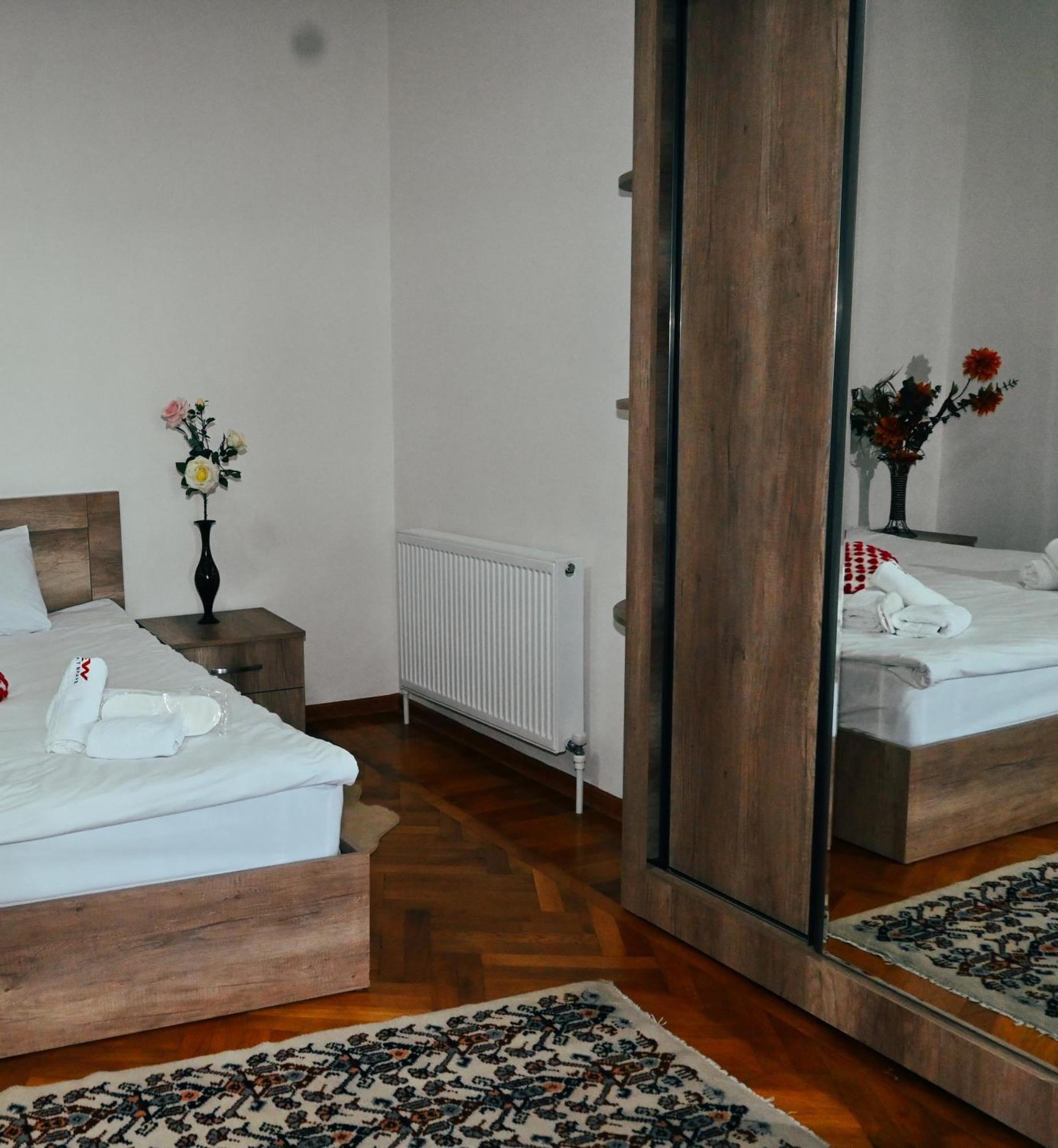 Jerusalem Merkaz Hotel Kutaisi Esterno foto